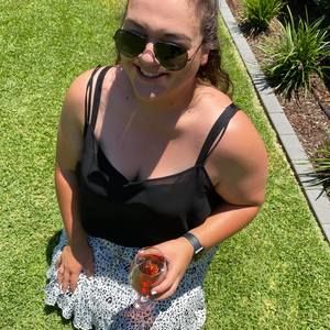 Meet your Posher, Alexia